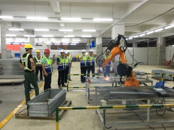 焊接机器人在工地上的出色表现应用