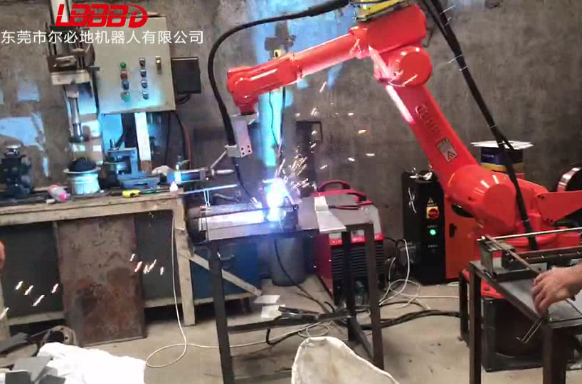 尔必地焊接机器人在市场上的需求增加